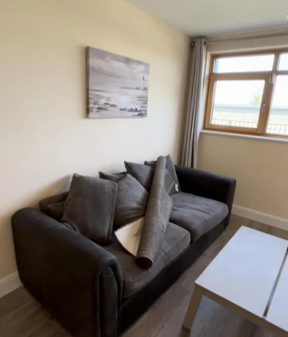 Two Bedroom Ground Floor Apartment, Professionally Managed Dublin Appartement